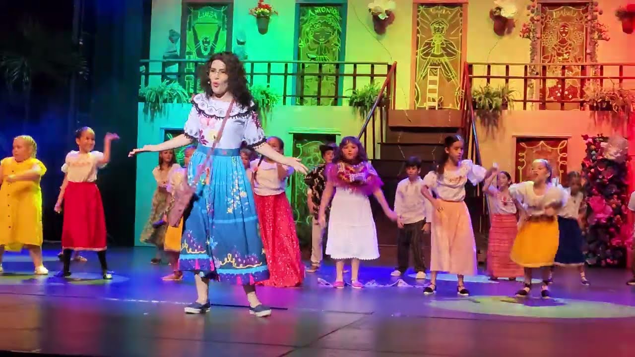 La Familia Madrigal - Teatro Musical Encanto (en vivo Ecuador)
