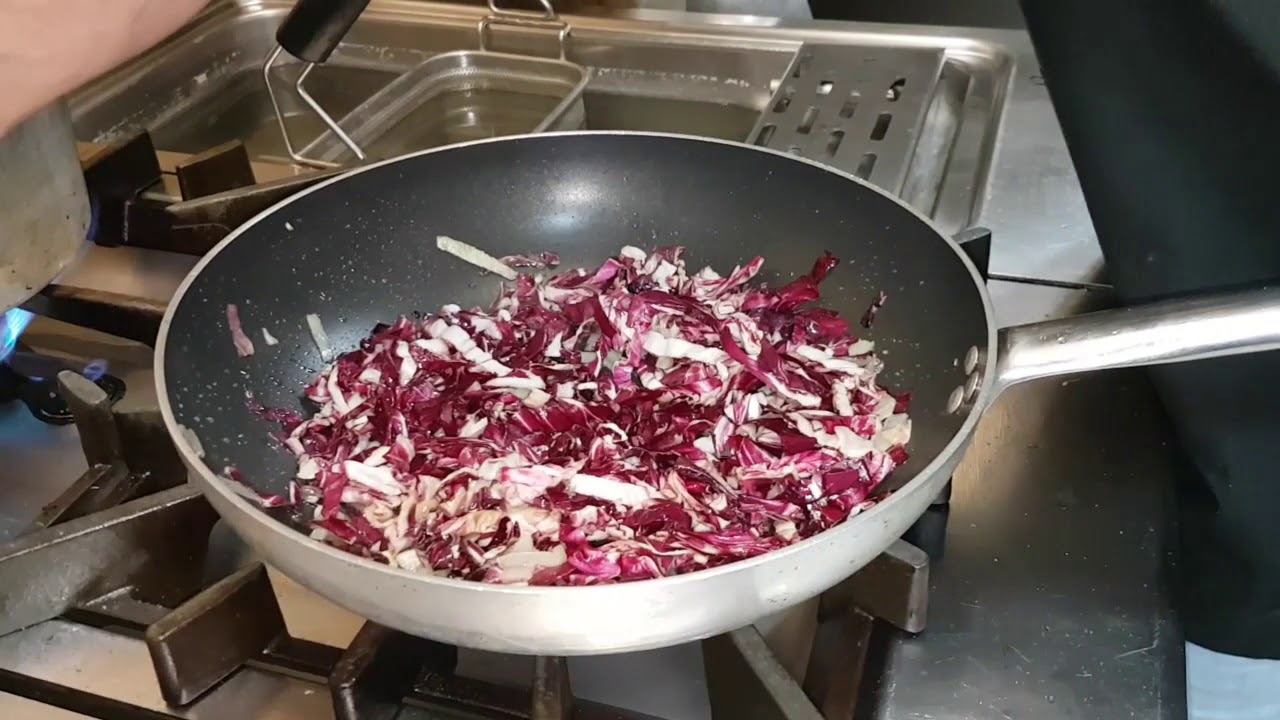 Pasta radicchio e pomodorini