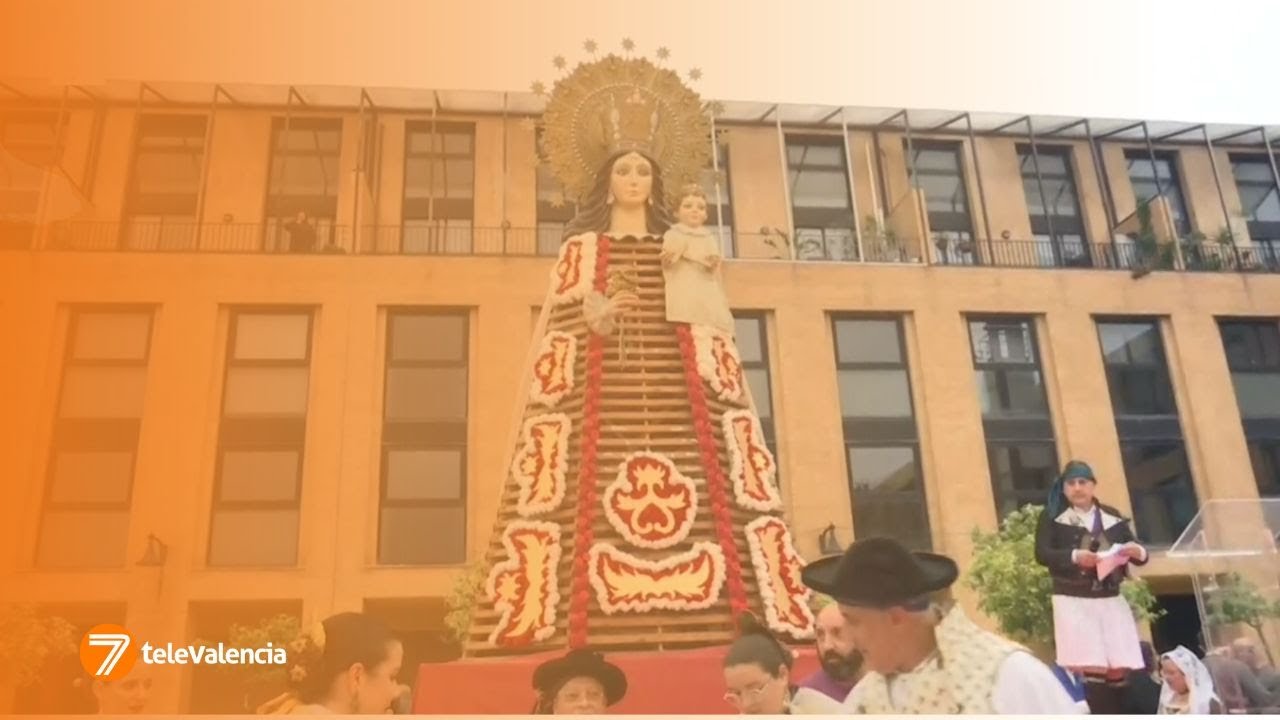 Catarroja celebra la Ofrenda a la Mare de Deu