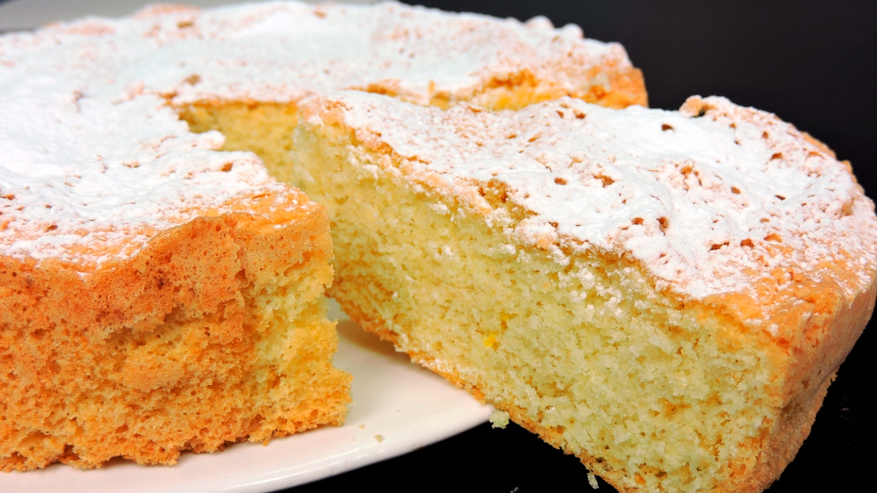 Bizcocho casero de Maizena (fácil y esponjoso)