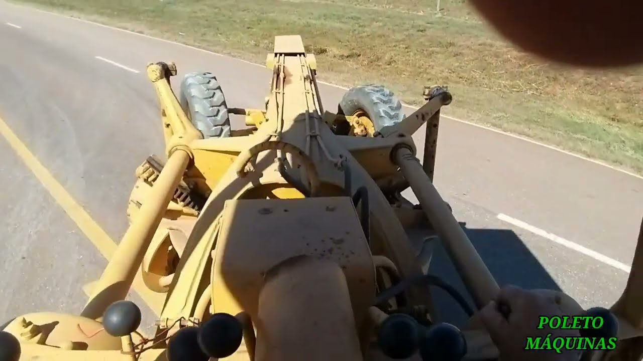 MOTONIVELADORA CAT 140B máquina/SEM FREIO/como andar com segurança na BR.