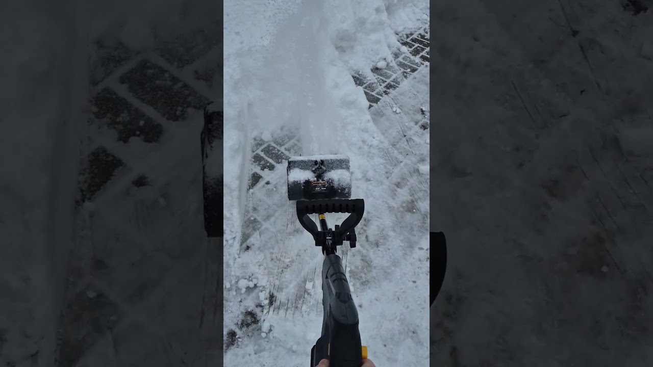 Valom sniegą Grunder QT3100C/ We are cleaning snow