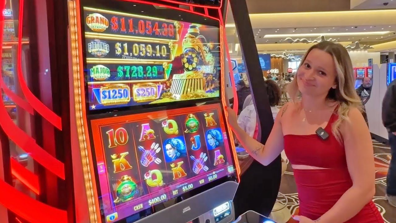 Stunning Woman Scores BIG On DRAGON TRAIN Casino!