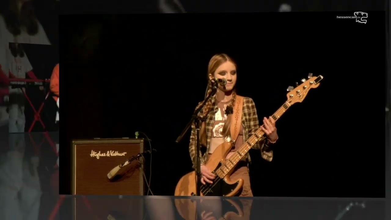 Fever   (The Sixsters live)