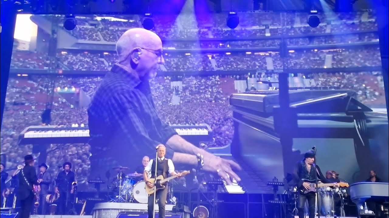 Bruce Springsteen and The E Street Band - Something In the Night - Madrid 14/06/2024