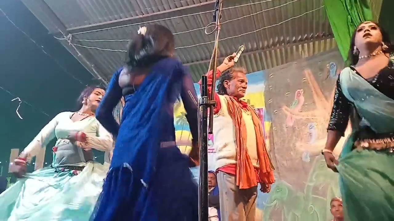 पारो रानी का बहुत भयंकार डांस फुर्ती लाल जोकर ❤️#viralvideo #nautanki #trending #dancevideo #video