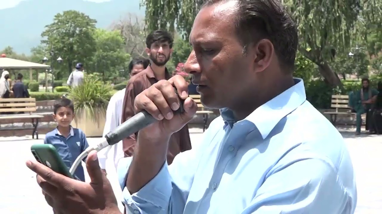 Street Singer in Lake View Point Park   #Islamabad #streetsingers