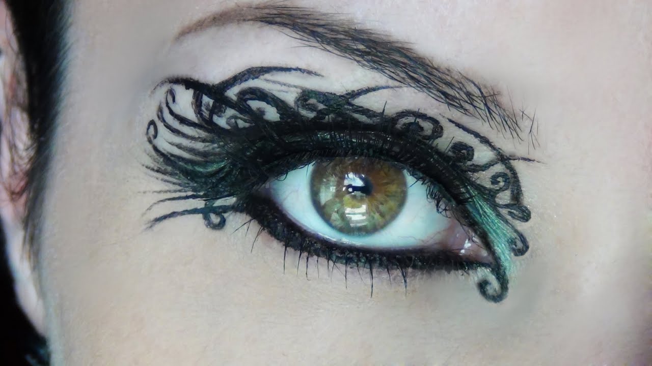 Arabesque Liner Makeup