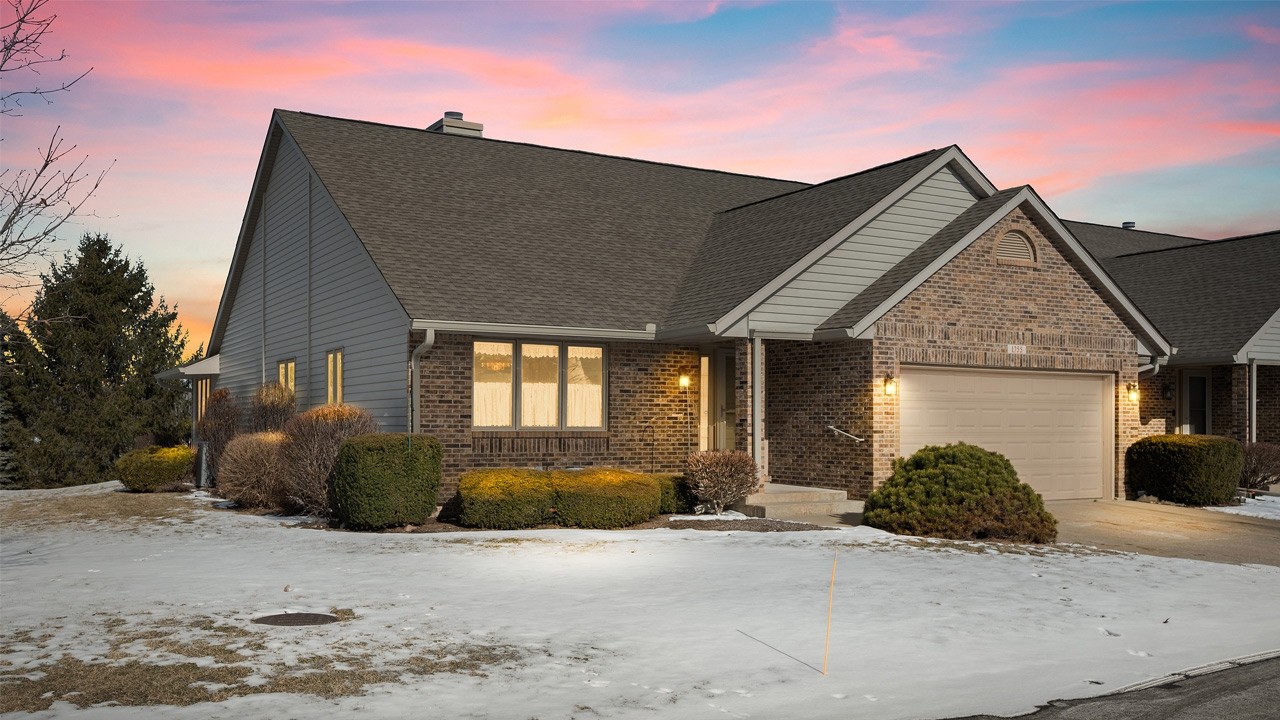 Cinematic house tour of 1755 Brock Circle, Sycamore, IL
