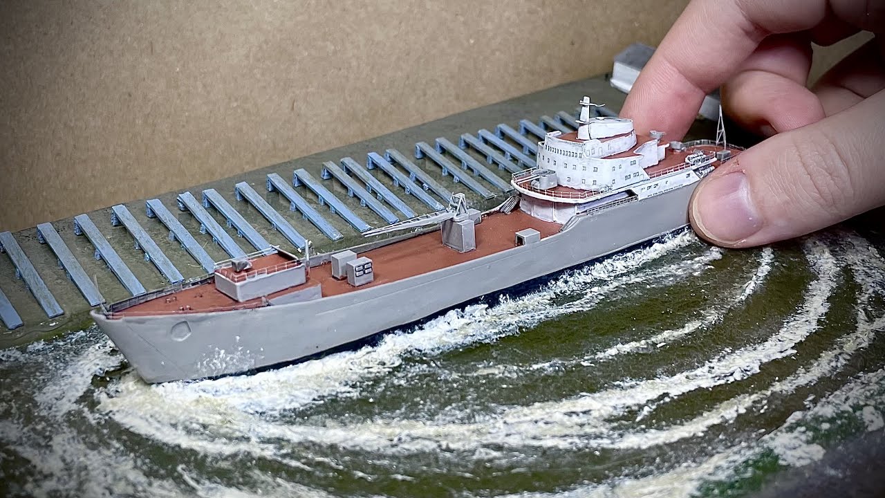 ДИОРАМА - СПУСК КОРАБЛЯ НА ВОДУ 1/700