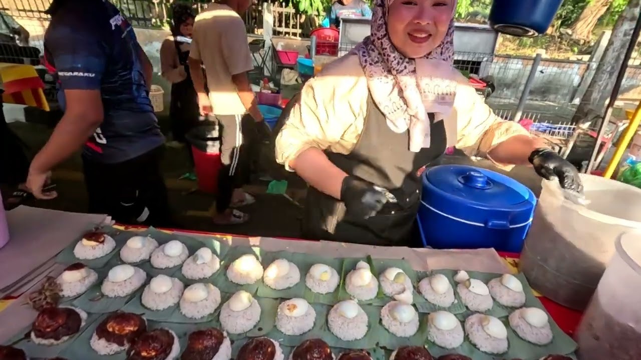 BAZAR RAMADAN PENDANG. NASI LEMAK PANAS - PANAS PUN ADA GENG I BERANEKA JENIS NASI DAGING.