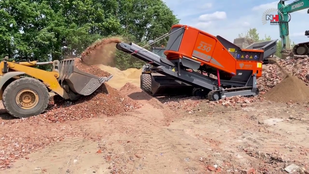 Steenpuin shredderen met voorafzeving: Arjes Impaktor 250 evo II