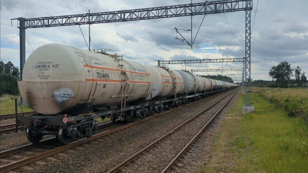 LTG Cargo ER20 010 and ER20 041 at Baisogala, 13:40 2025/08/05