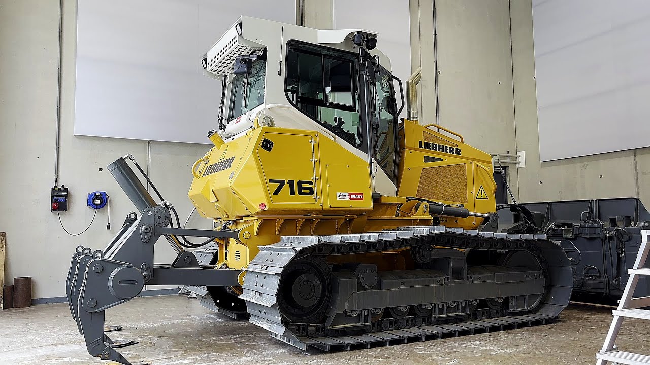 Liebherr PR 716 Litronic Crawler Dozer | Exclusive Walkaround Tour