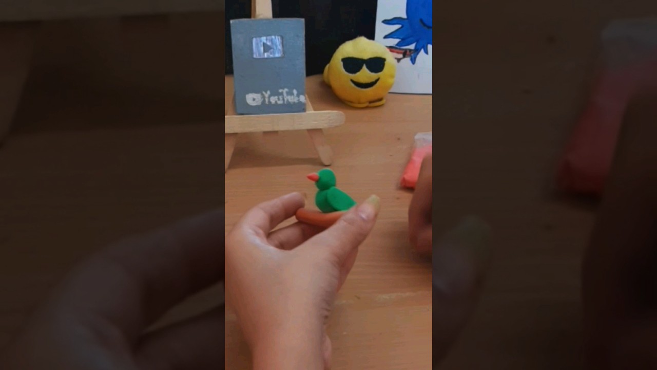 bird using super clay | parrot 