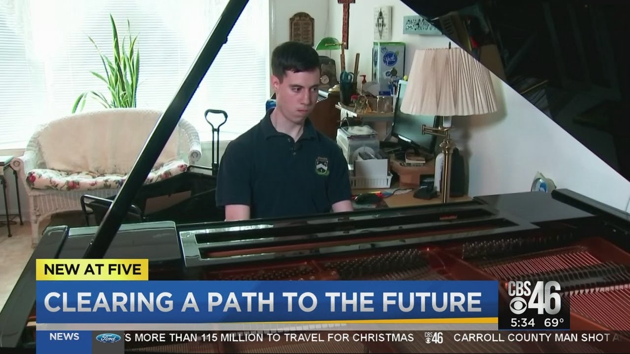 Blind piano prodigy walks through life by faith