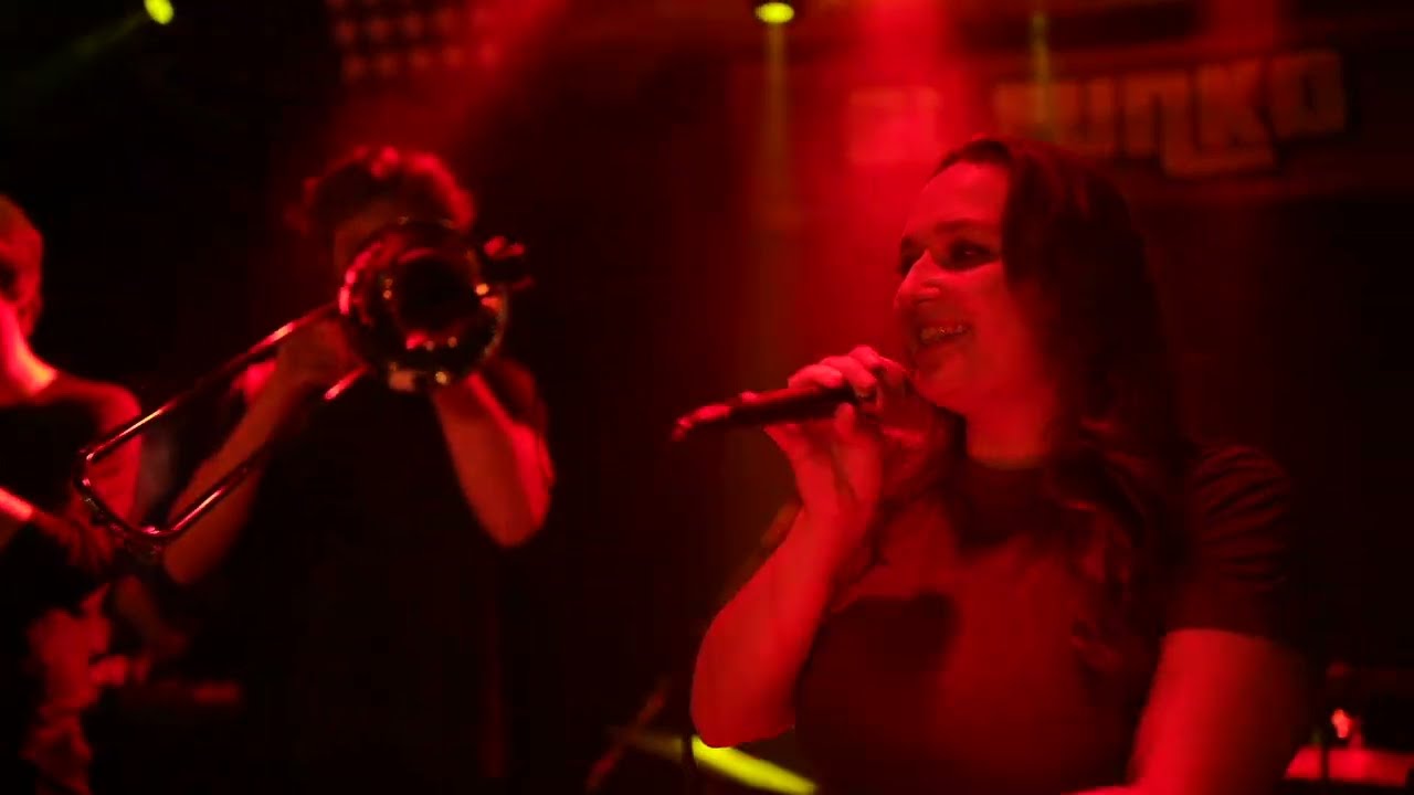 El Funko  - Real Man (live @ Privatclub)
