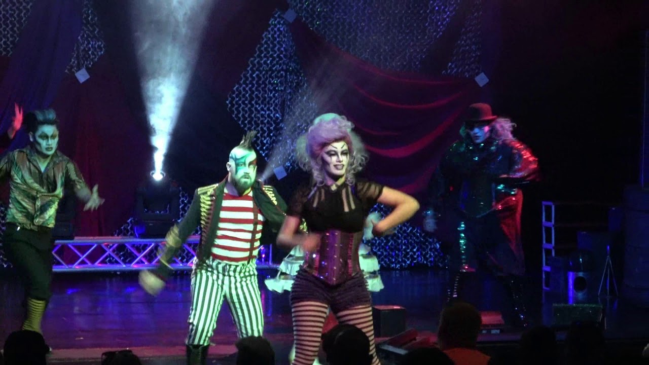 Six Flags Great America The Ring Master's Cabaret