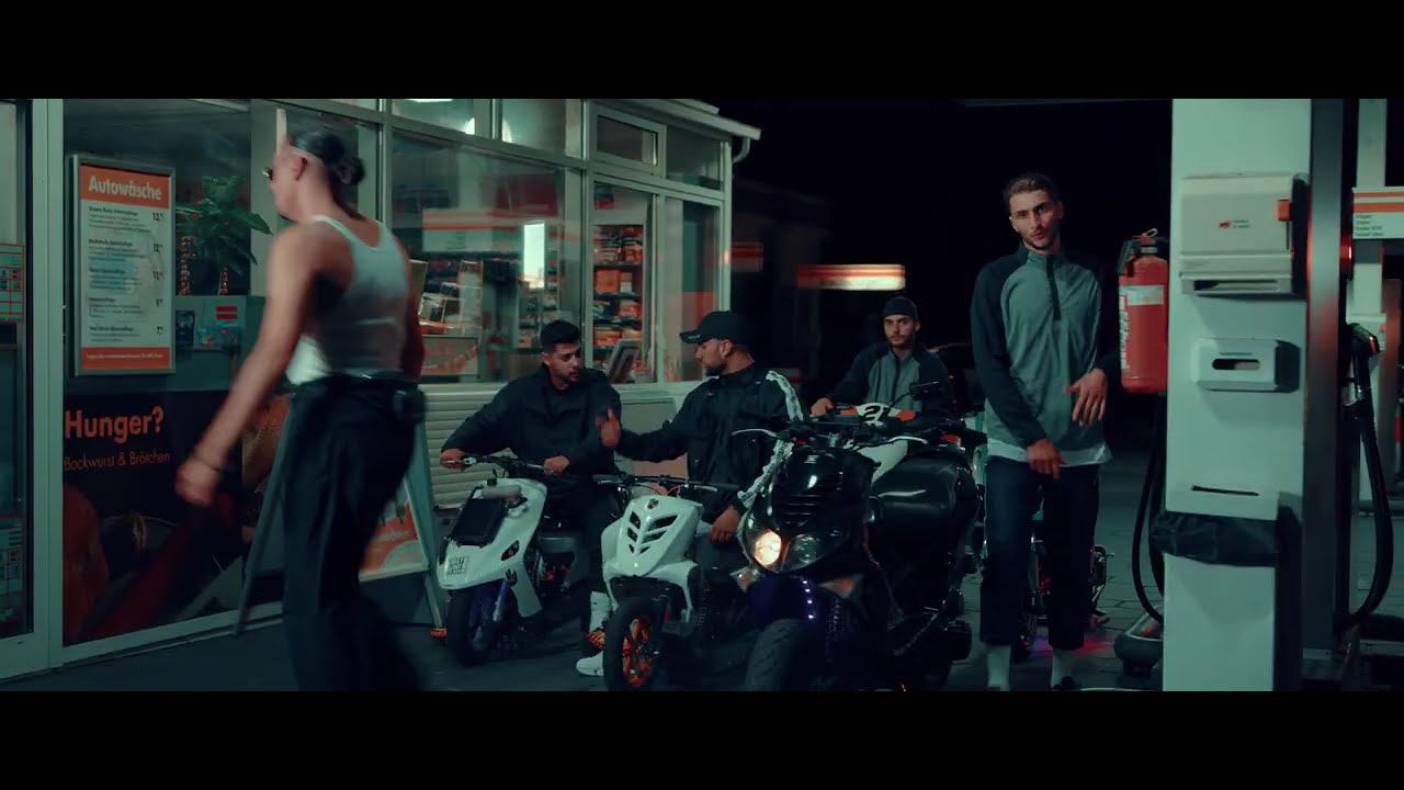 Apache 207 -  ROLLER prod.  by Lucry & Suena (Official Video)