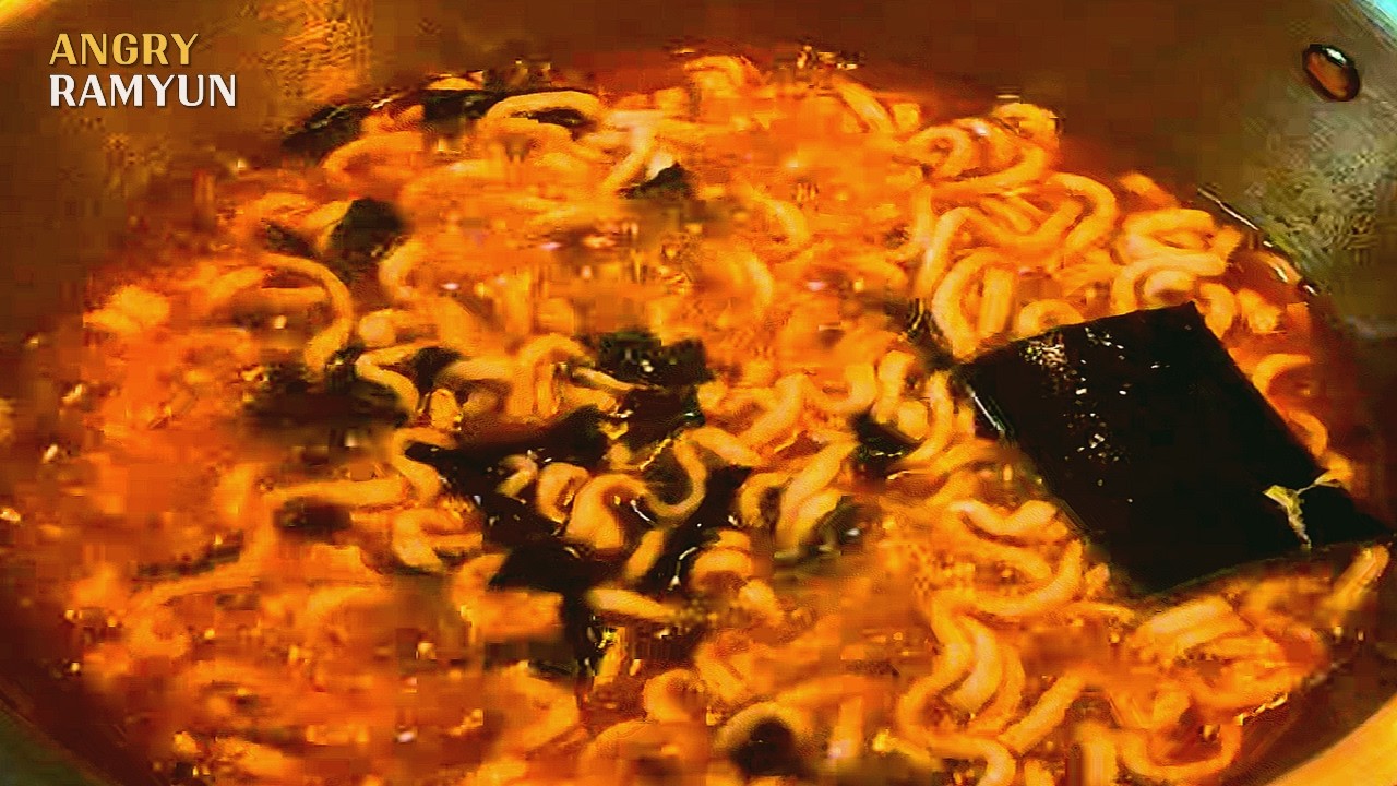 ANGRY Neoguri Ramyun 🔥Super Spicy Korean Ramyun