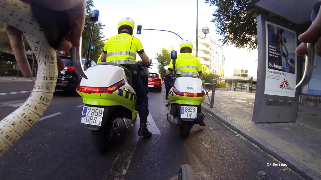 Agentes de movilidad vs ciclocarril