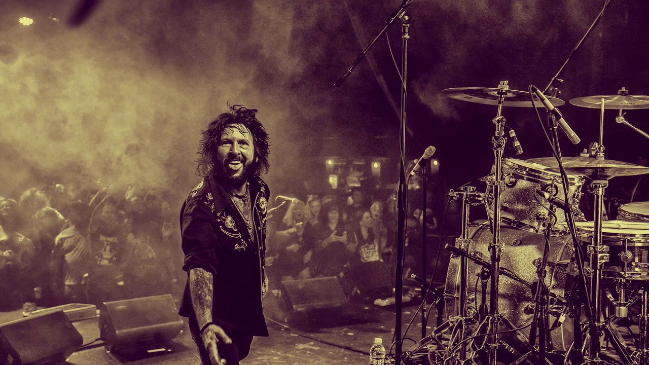 Tracii Guns of L.A. Guns - 