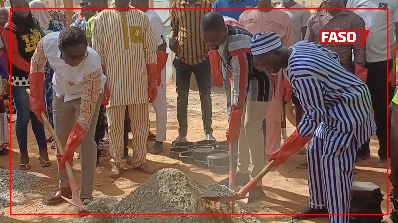 Burkina Faso : « Les voisins unis de Nioko 1 » offrent 20 tonnes de ciment à la commune de Saaba