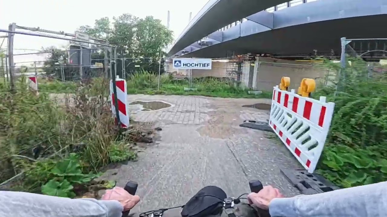 POV bike ride in hidden nature and impressive bridge : Rhine Ruhr - Duisburg Neuenkamp to Hochheide