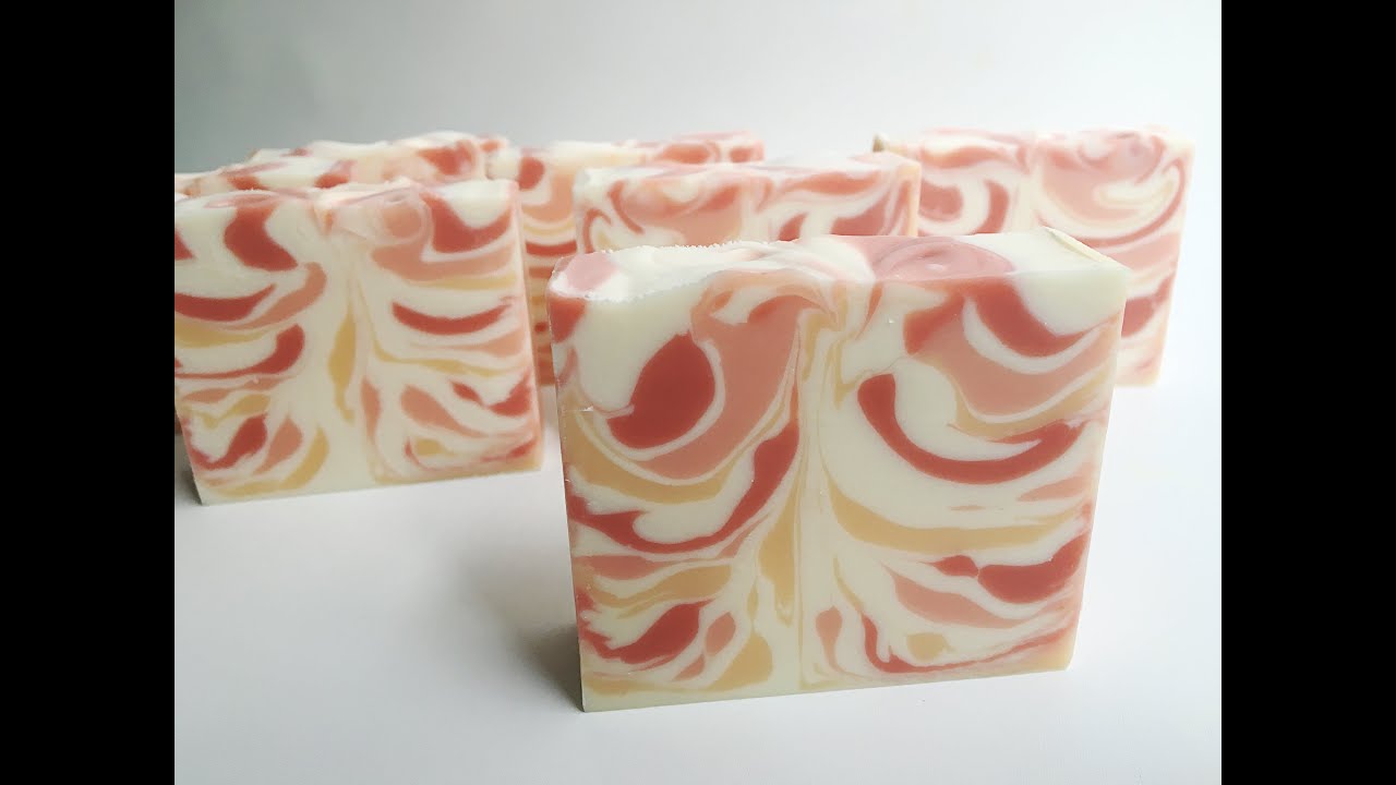 Soap Making : Pink Grapefruit soap