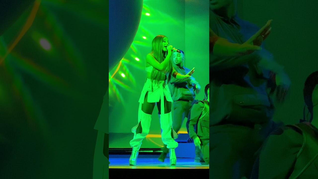 Ariana Grande - Fake Smile Pt. 1 (4K, Live in Miami @ American Airlines Arena)