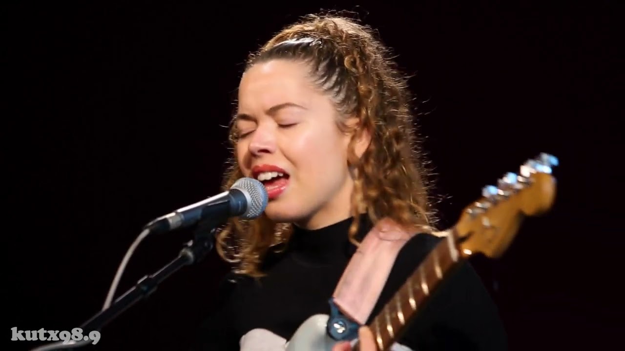 Nilüfer Yanya in Studio 1A  - 