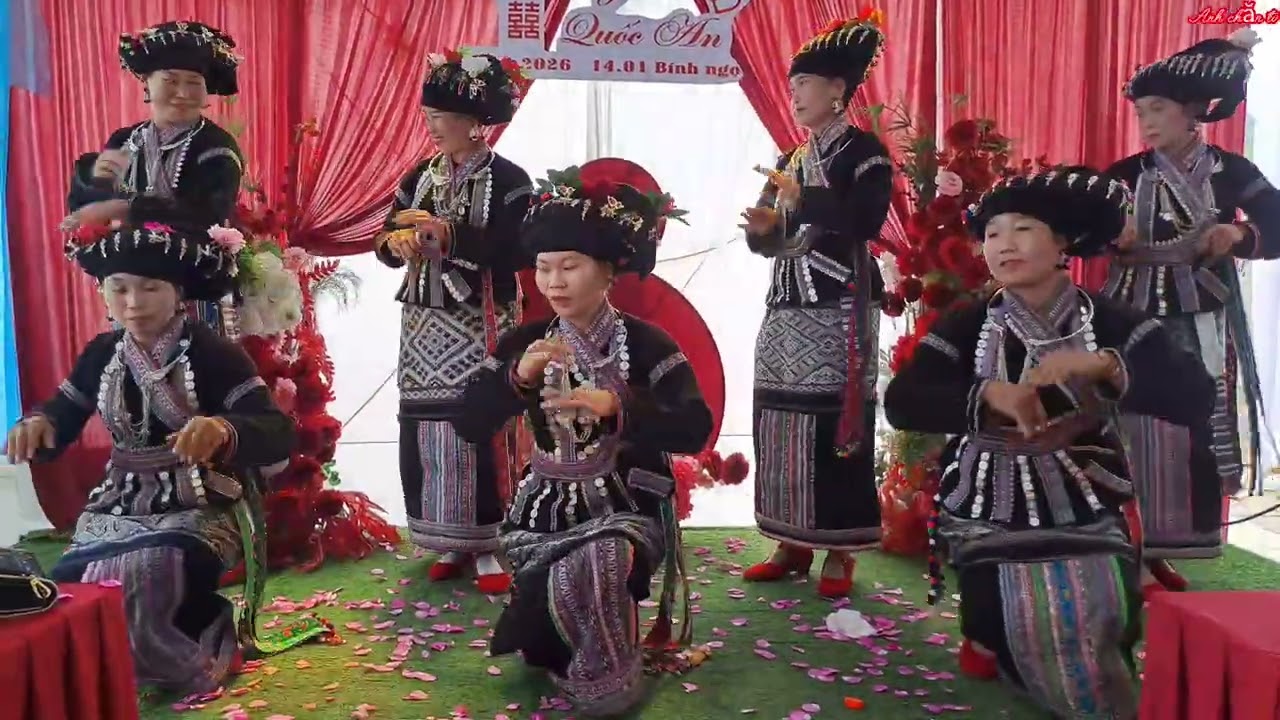 Điệu Múa Inh Lả Ơi Của Các IDoL ĐVN Bản Cóoc Cuông,Biểu Diễn Tại LVQ Thu Thủy&Quốc An.
