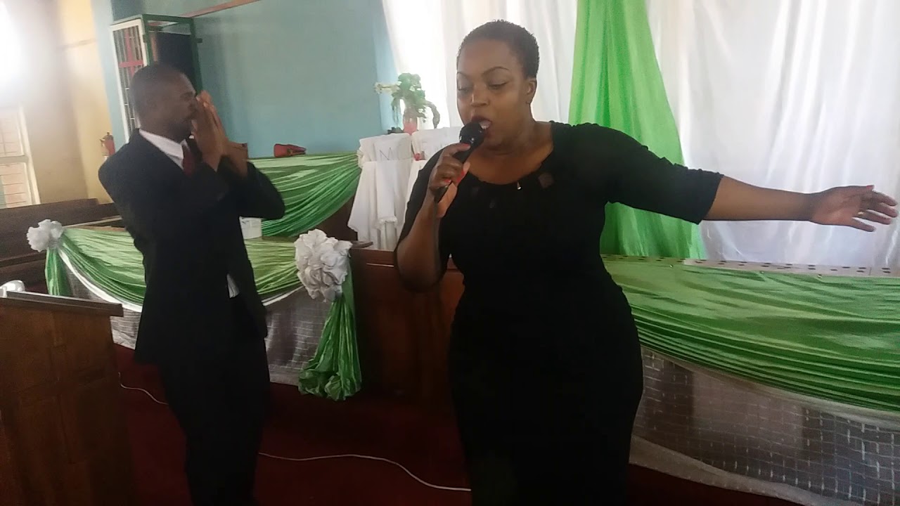 Mrs Makamba ft Rev Maupa   Dombo Rakare kare