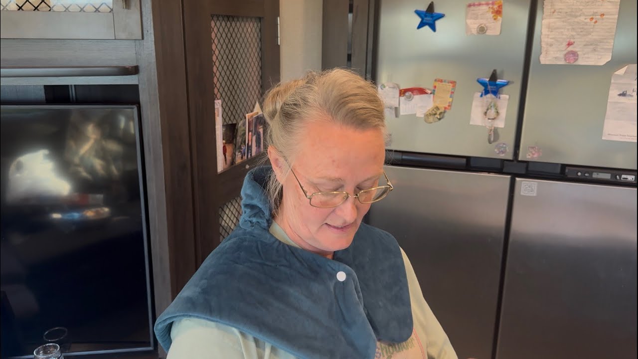 Heating pad for neck back shoulders 