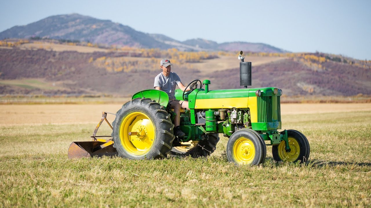 Filling pivot tracks with the John Deere 2010 and John Deere 435 4K HDR