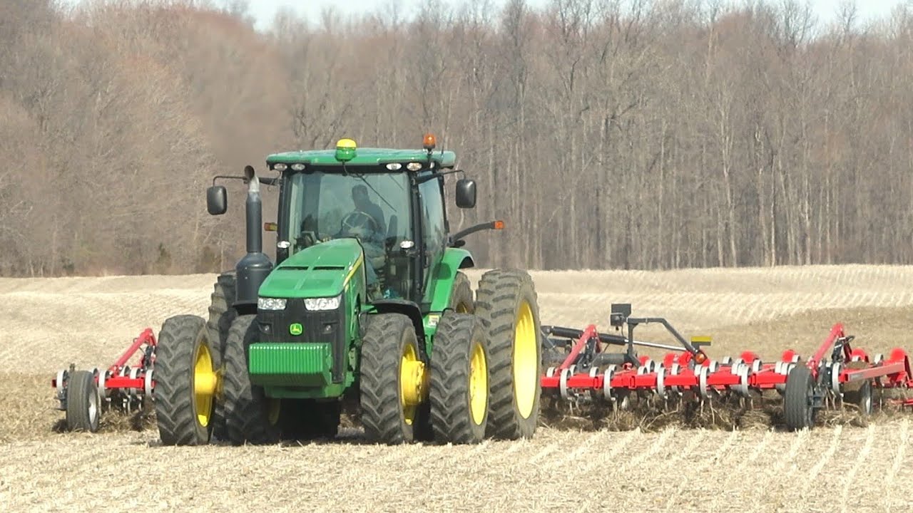 2021 SPRING FIELD WORK | JOHN DEERE 8310R CULTIVATING | ONTARIO, CANADA