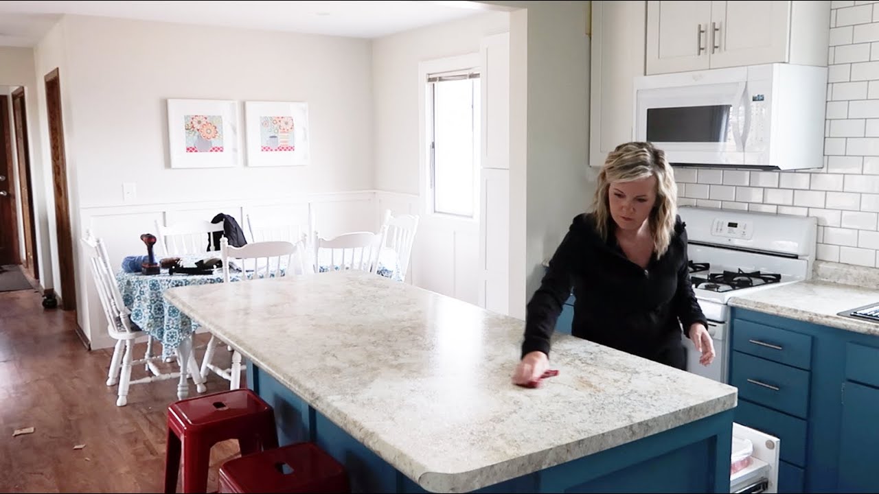 CLEAN WITH US after a day at home!🧹🗑🧺 (Minimalist Family Life 2019)