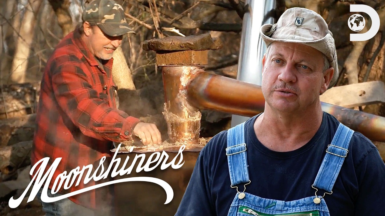 Recreating Historic Liquors 🥃 | Moonshiners | Discovery