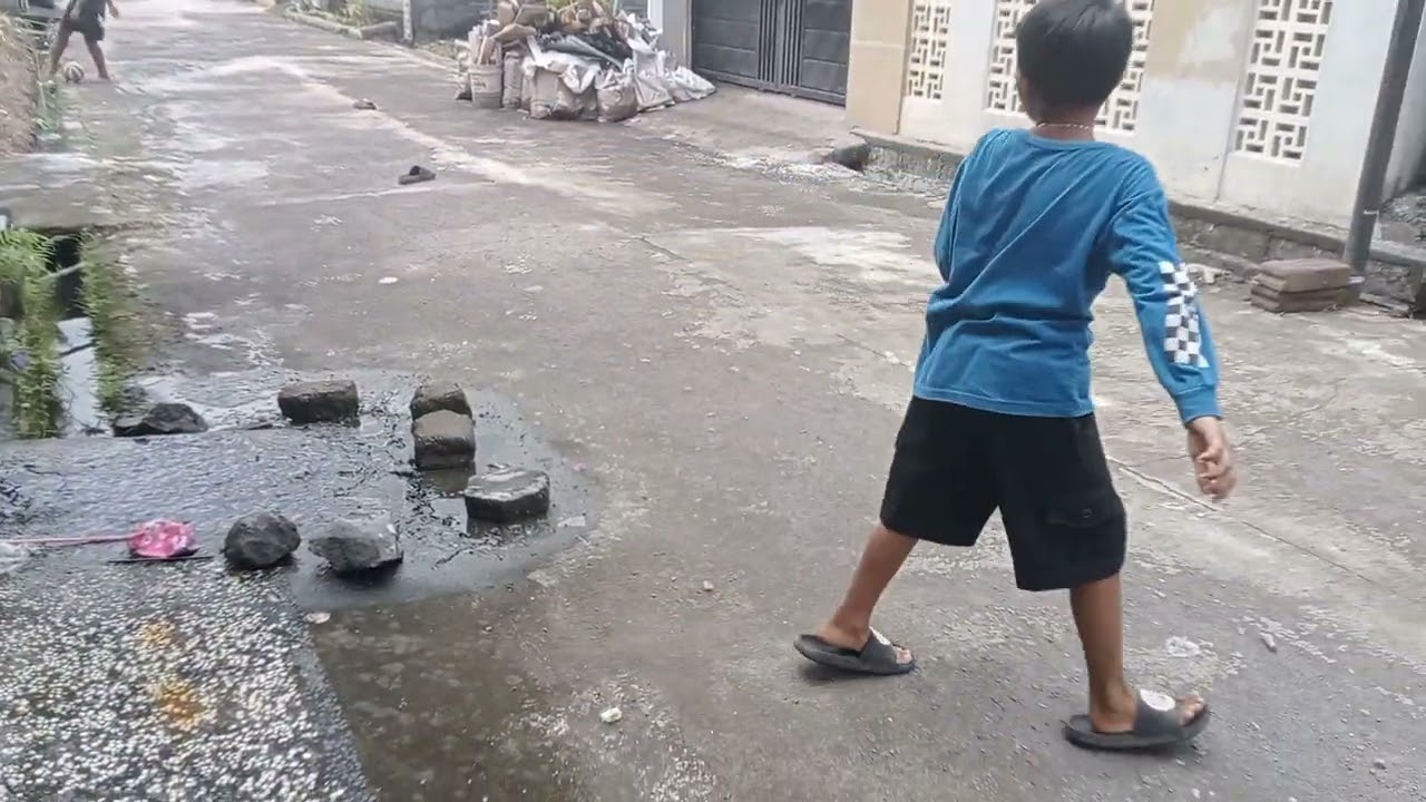 Tipe-tipe anak main bola part 1