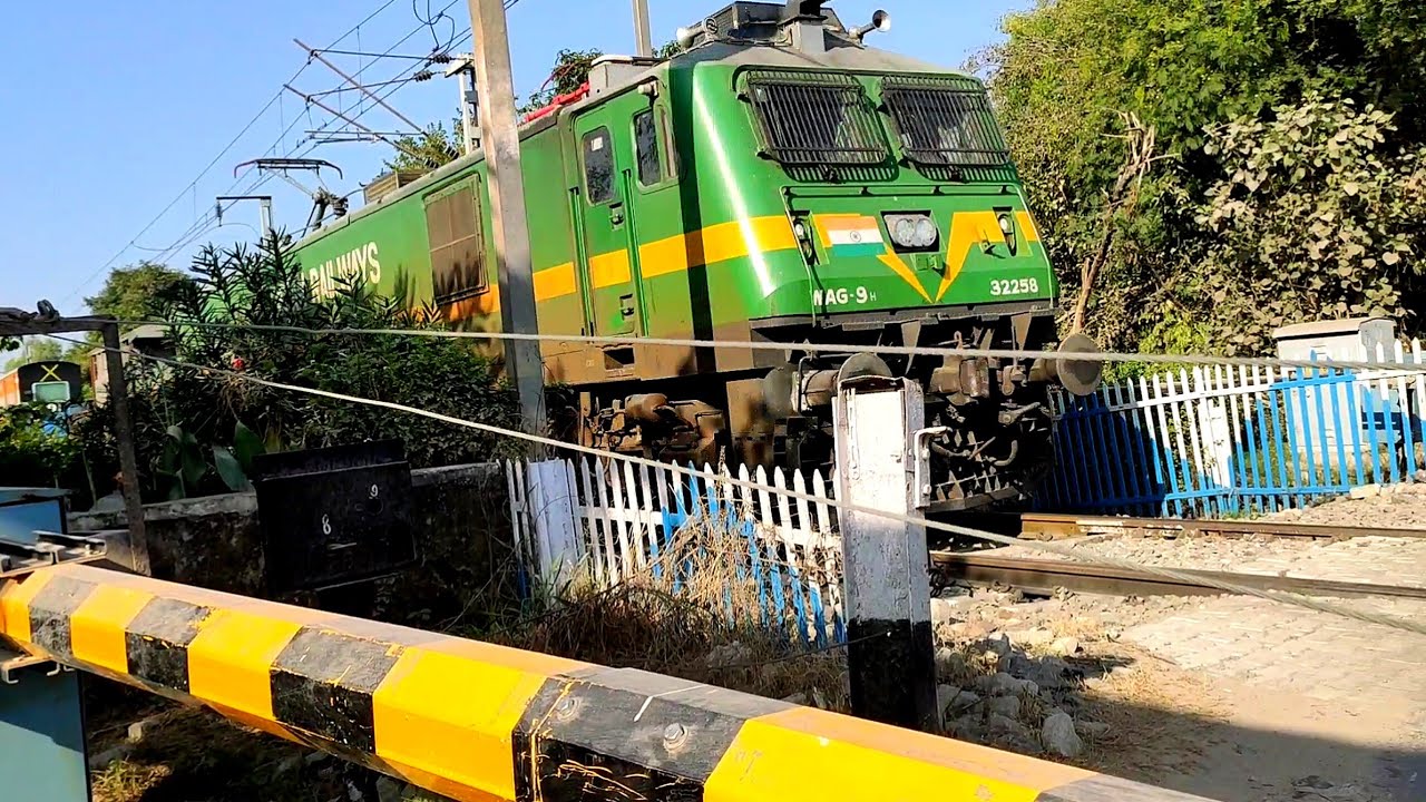 🔥These Rail Moments Surprises Everyone at Railgate | Train Fatak | Railway Gate