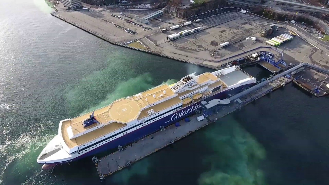 Superspeed 2 in Kristiansand Harbour