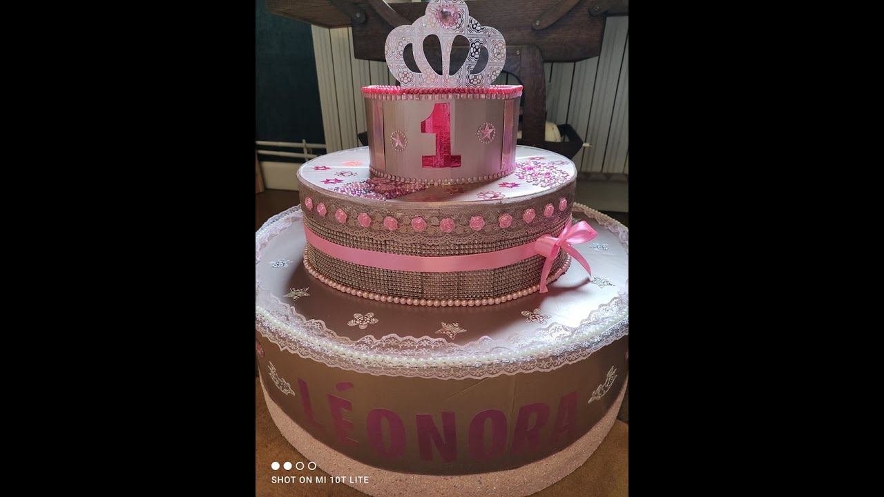 Création d'une urne en forme de Wedding Cake géant