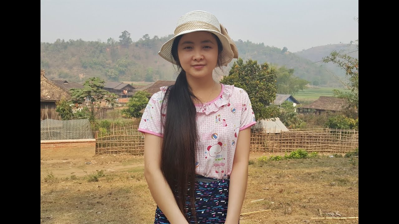 น้องนวลหล้าเน็ตไอดอลเชียงตุงพาเที่ยวบ้านเดื่อลอเหนือ Kengtung Cute Girl House
