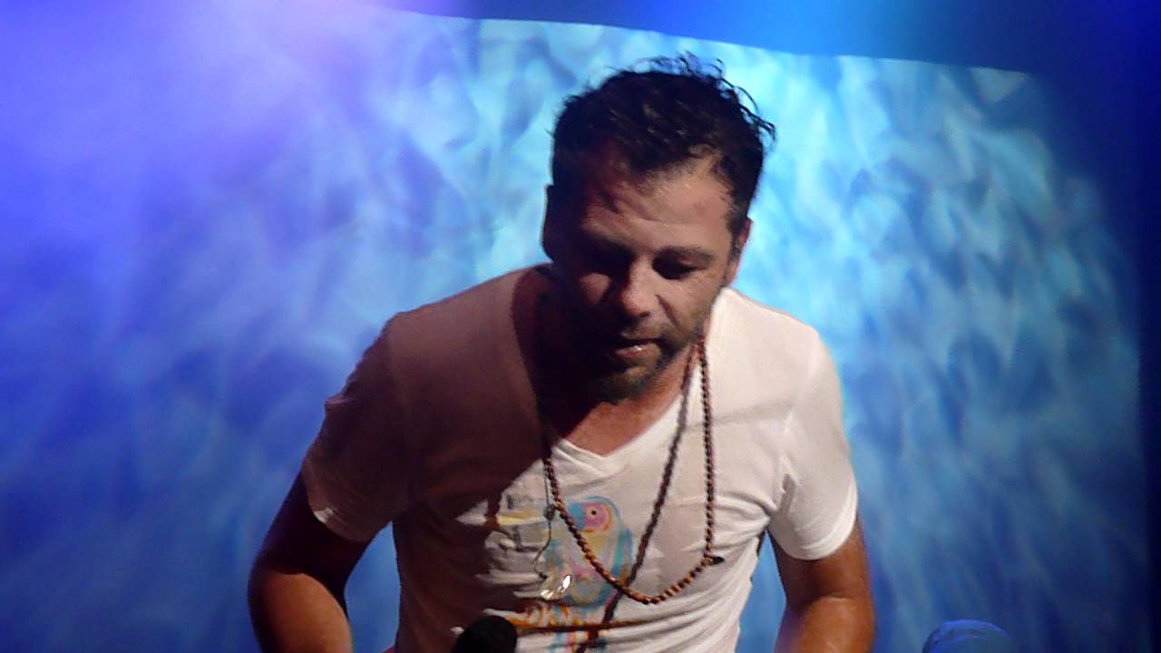 Gros délire de Christophe Maé lors du concert au casino de Pais - 28 juin 2011