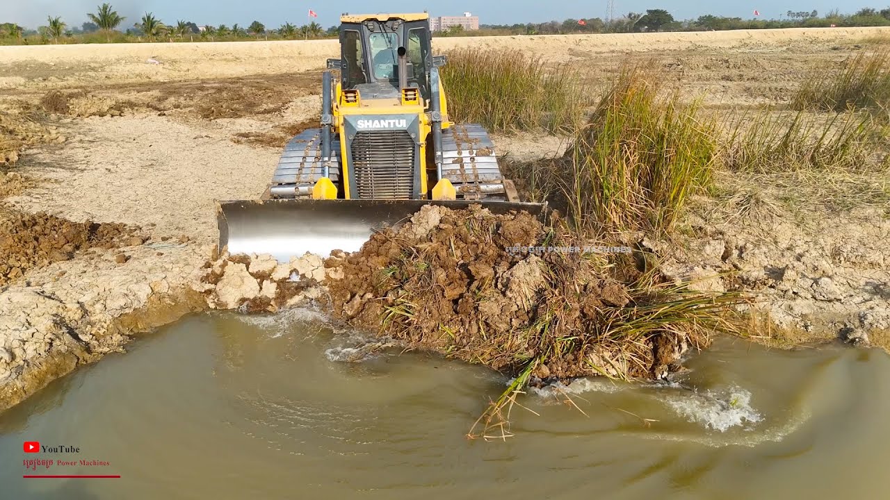 Wonderful Dozer Trimming Slope Into Pond​​ Water And Cutting Soils With Skills SHANTUI C2 Bulldozer