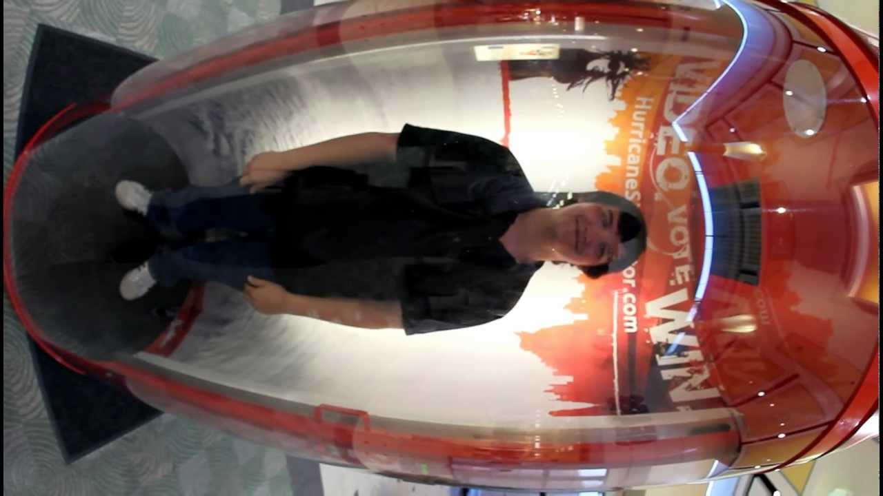 a boring day at the pembroke mall-Hurricane Simulator -_-