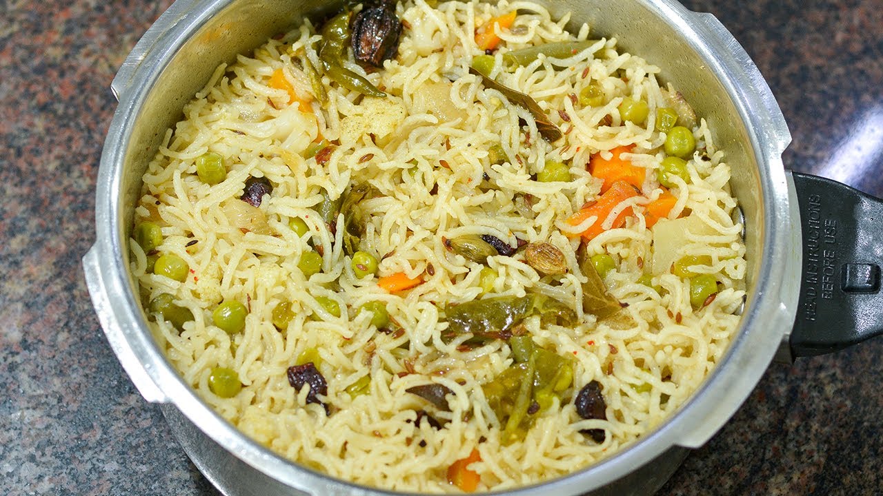 सोप्या पद्धतीने झटपट बनवा व्हेज पुलाव | Easy Veg Pulao In Cooker | Latika Nimbalkar