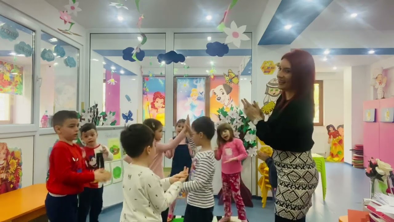 Joacă fetiță! || Joc muzical || Jocuri pentru copii || La grădiniță