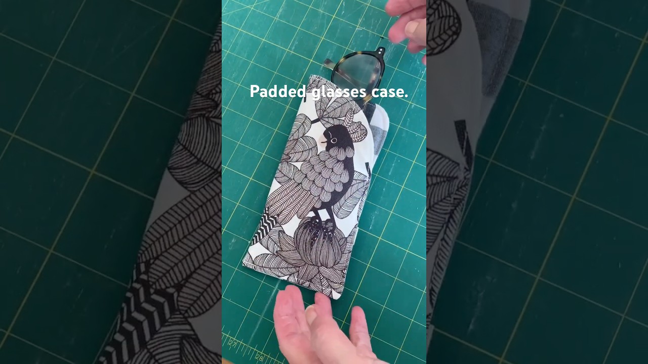 Padded sunglasses case. Sew easy. #paddedsunglassescase
