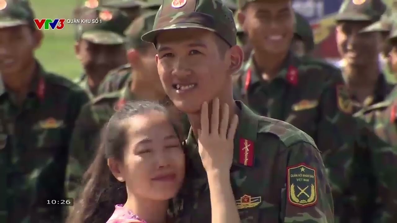 Người mẹ lần đầu được lên thăm con I Quân khu số 1 - Thách đấu